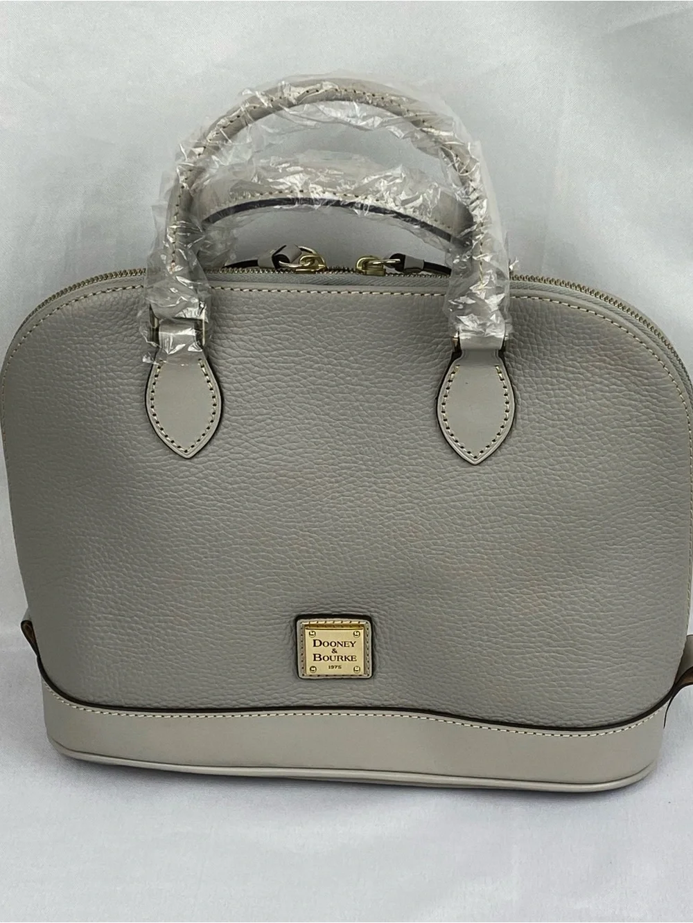 Dooney & Bourke Dove NWT Pebbled Grain Zip Zip Dome Satchel Light Grey Key Hook